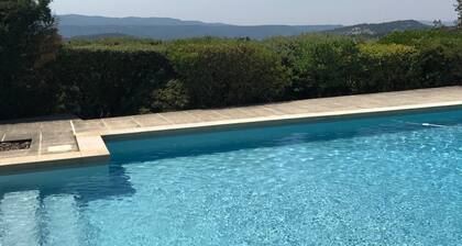 Mas Provençal en Luberon vue Exceptionnelle, Grande Piscine!