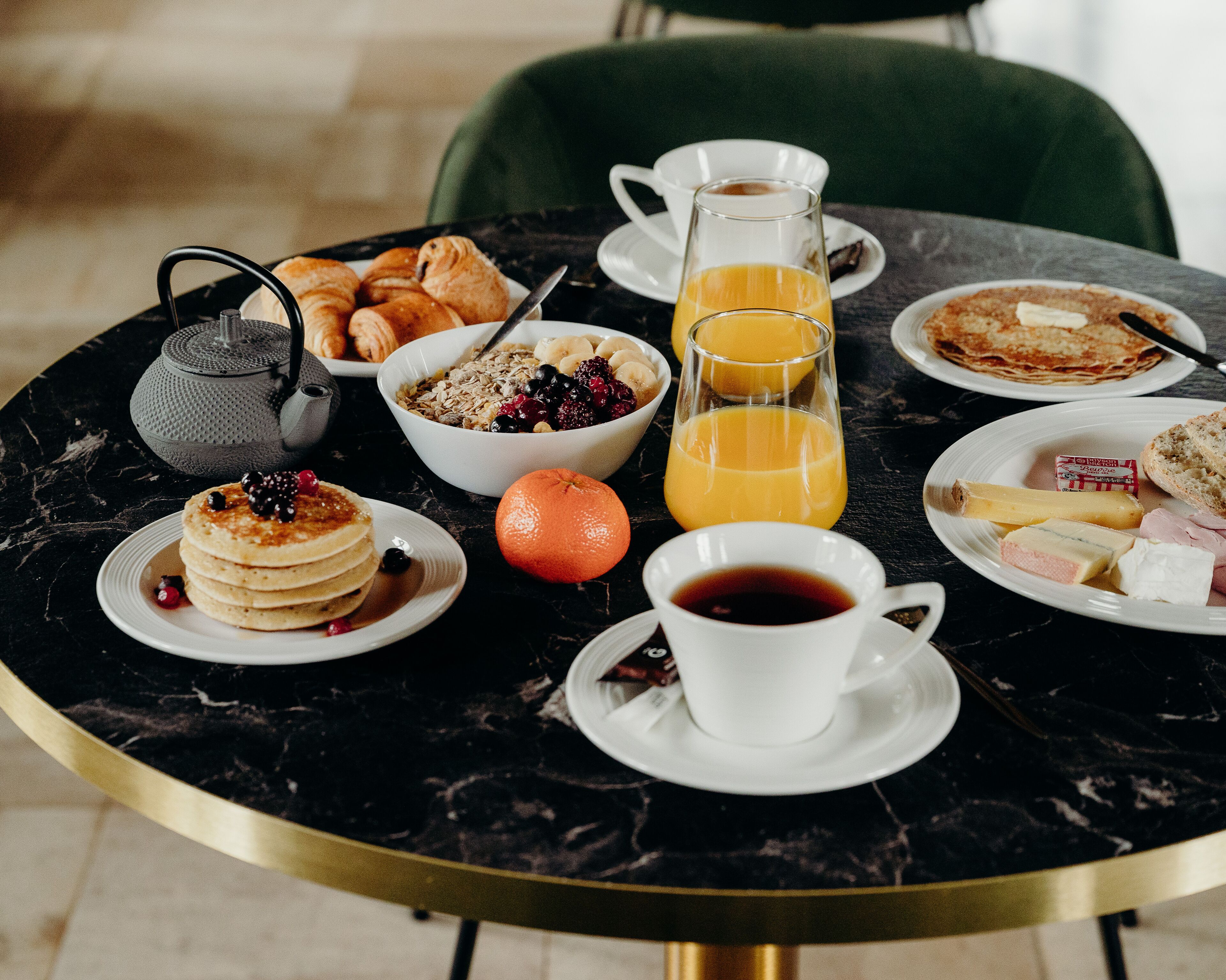 Daily buffet breakfast for a fee