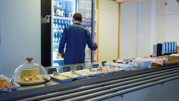 Free daily buffet breakfast