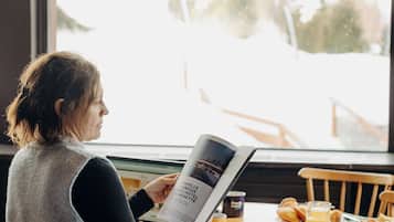 Frukostbuffé varje dag (EUR 21 per person)