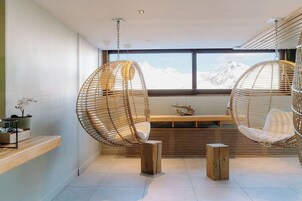 Salas para tratamentos a dois, sauna seca, banheira de hidromassagem