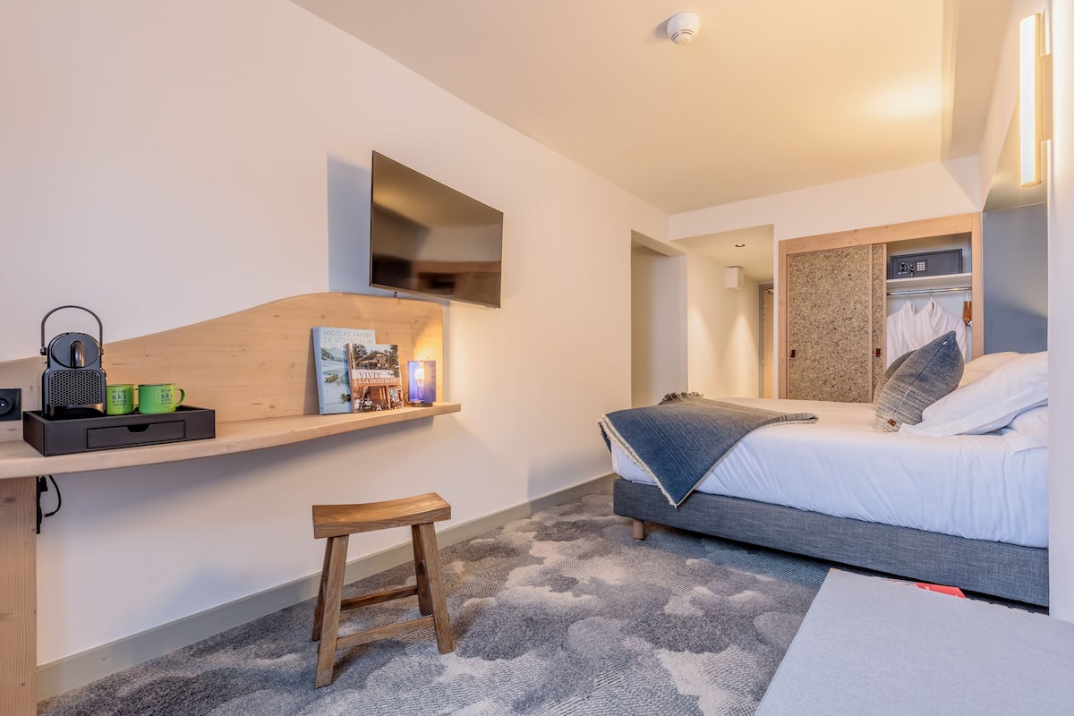 Coffres-forts dans les chambres, bureau, Wi-Fi gratuit, draps fournis