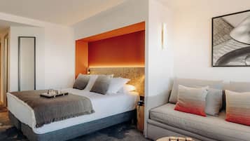 Superior fyrbäddsrum | Värdeförvaringsskåp på rummet, skrivbord, gratis wi-fi och sängkläder