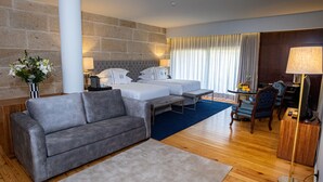 Terrace Garden Gran Royal Family | มินิบาร์, ตู้นิรภัยในห้องพัก, โต๊ะทำงาน, ผ้าม่านกันแสง