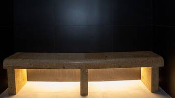 Un sauna, baño turco/hammam, masajes