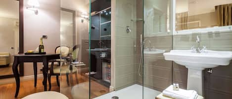 Superior Double or Twin Room | Bathroom | Shower, hair dryer, bidet, towels