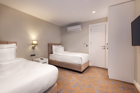 Gleam Collection Hotel - Image 51
