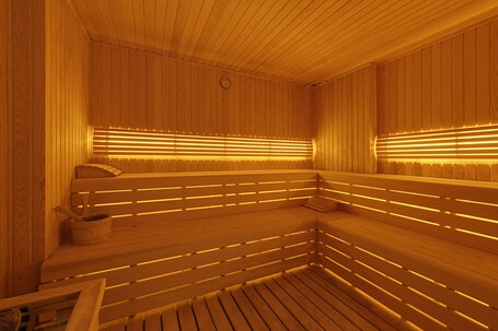 Gleam Collection Hotel - Image 36