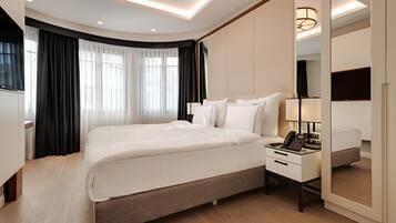 Junior Suite | Cadar Frette Itali, peralatan tempat tidur premium, busa memori