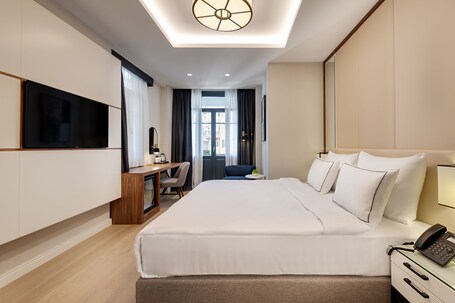 Gleam Collection Hotel - Image 30