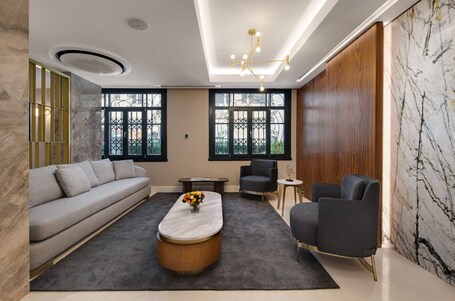 Gleam Collection Hotel - Image 5