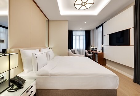 Gleam Collection Hotel - Image 43
