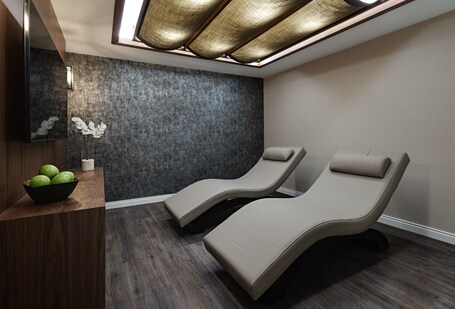 Gleam Collection Hotel - Image 35