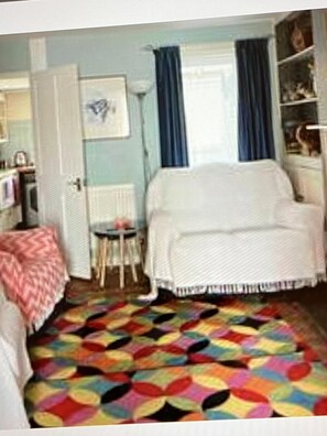 ハウス クイーンベッド 2 台 | 2 室のベッドルーム、WiFi (無料)、ベッドシーツ