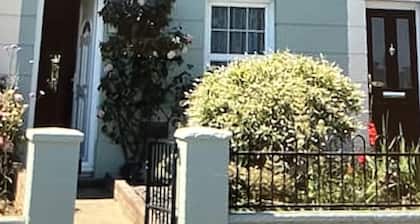 Old Sea Captains House 2 Bedroom Littlehampton