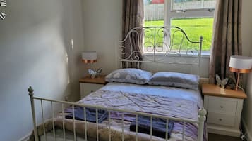 Apartment, Multiple Beds | 2 bedrooms, iron/ironing board, free WiFi