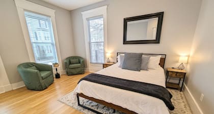 Cozy downtown Manchester 1-bedroom apartment