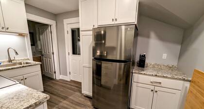 Cozy downtown Manchester 1-bedroom apartment