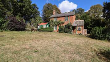 Cottage | Front of property