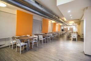 Free daily English breakfast  - Casa Per Ferie Ravasco San Pietro (Rome)