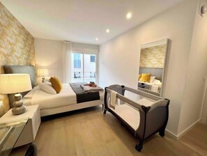 2 bedrooms, iron/ironing board, travel cot, free WiFi