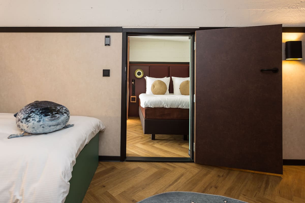 1 bedroom, in-room safe, soundproofing, free WiFi