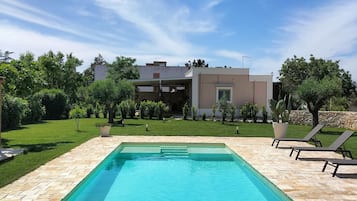 Piscina all'aperto