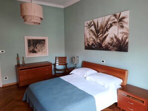 2 عدّة غرف نوم ومكتب ومكواة/لوح كي وواي فاي مجانًا