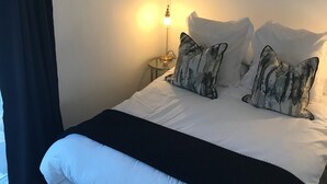 1 slaapkamer, een strijkplank/strijkijzer, reisbedje, wifi