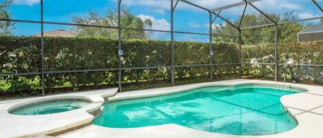 Piscine extérieure, piscine chauffée