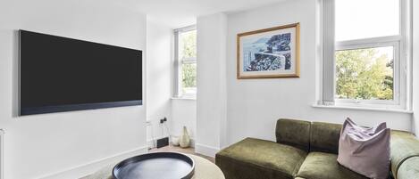 Appartement, salle de bains privée | Bar lounge