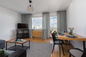 Apartment, 2 Bedrooms, 2 Bathrooms | Living room