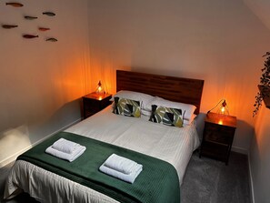 2 habitaciones, decoración personalizada y muebles diferentes 