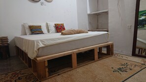 Leilighet – business, ikke-røyk, byutsikt | Safe på rommet, wi-fi (inkludert) og sengetøy