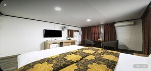 Basic Double Room | Free WiFi, bed sheets - Shangri-La (Chungju)