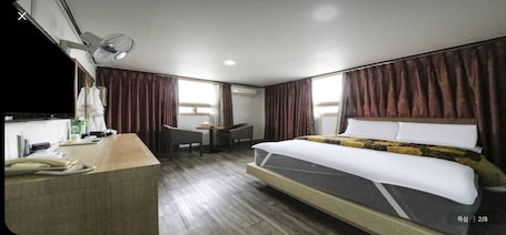 Basic Double Room | Free WiFi, bed sheets