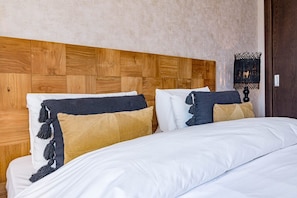 2 chambres, fer et planche à repasser, Wi-Fi, draps fournis