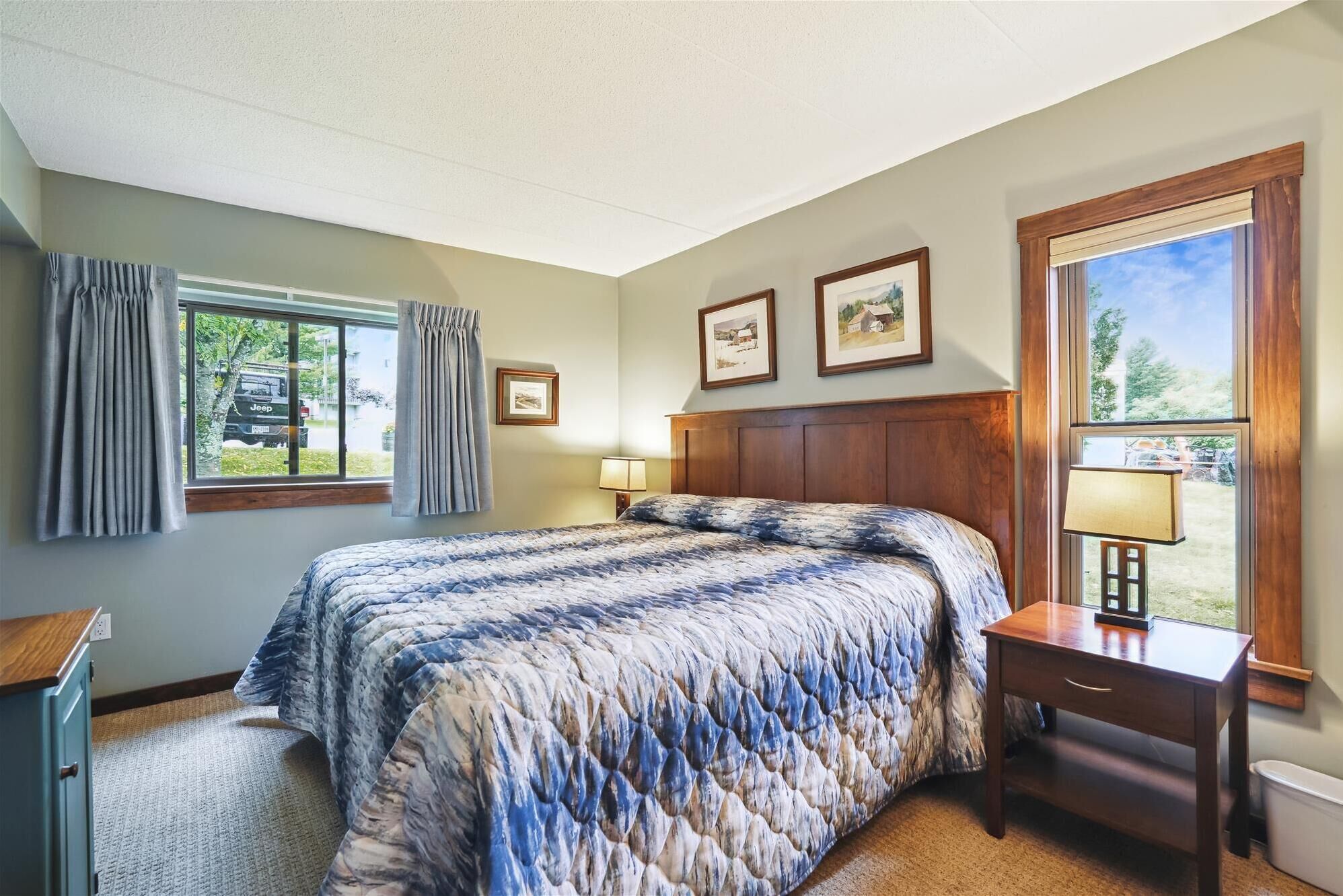 2 bedrooms, internet, bed sheets