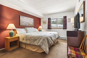 1 bedroom, internet, bed sheets - Pinnacle F14 Condo | Pool, Hot Tub | Golf Nearby (Killington)