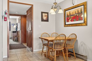Dining - Pinnacle F14 Condo | Pool, Hot Tub | Golf Nearby (Killington)