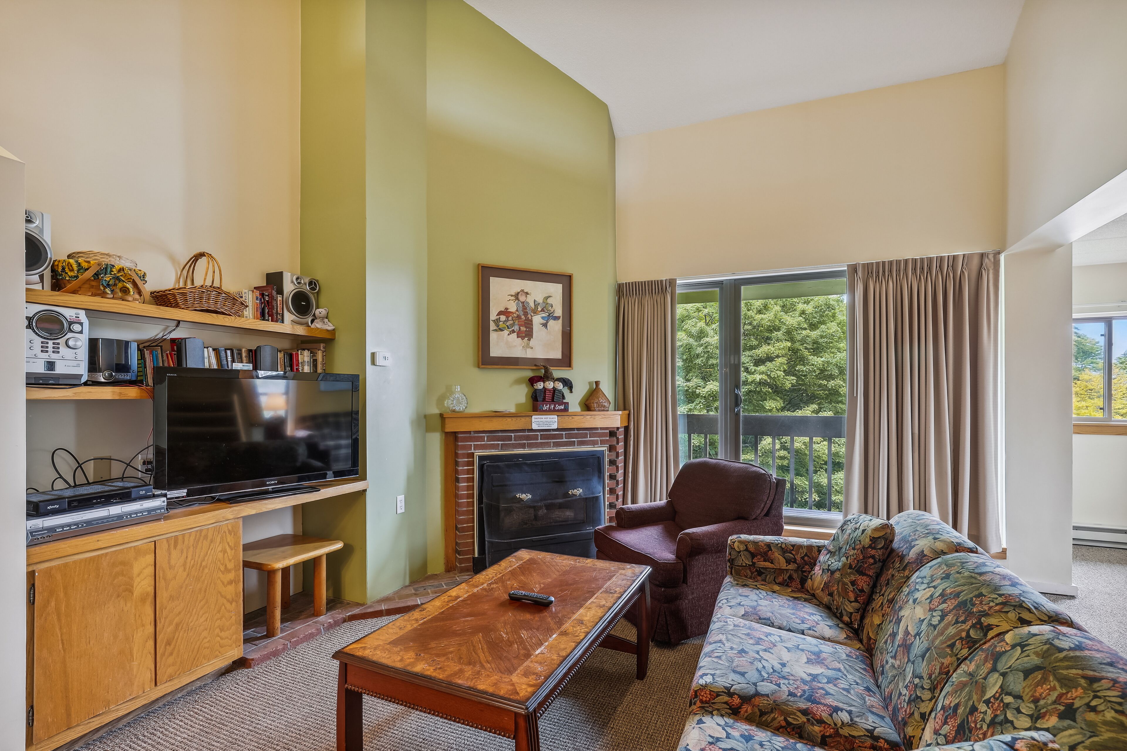 TV, fireplace, DVD player