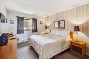 1 bedroom, WiFi, bed sheets - Pinnacle C12 Condo | Pool, Hot Tub | Golf Nearby (Killington)