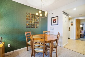 Dining - Pinnacle C12 Condo | Pool, Hot Tub | Golf Nearby (Killington)