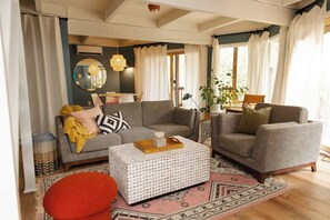 TV connect ée, jeux vidéo, espaces bureaux