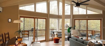 Lake Naomi Chalet -  2hrs from NYC