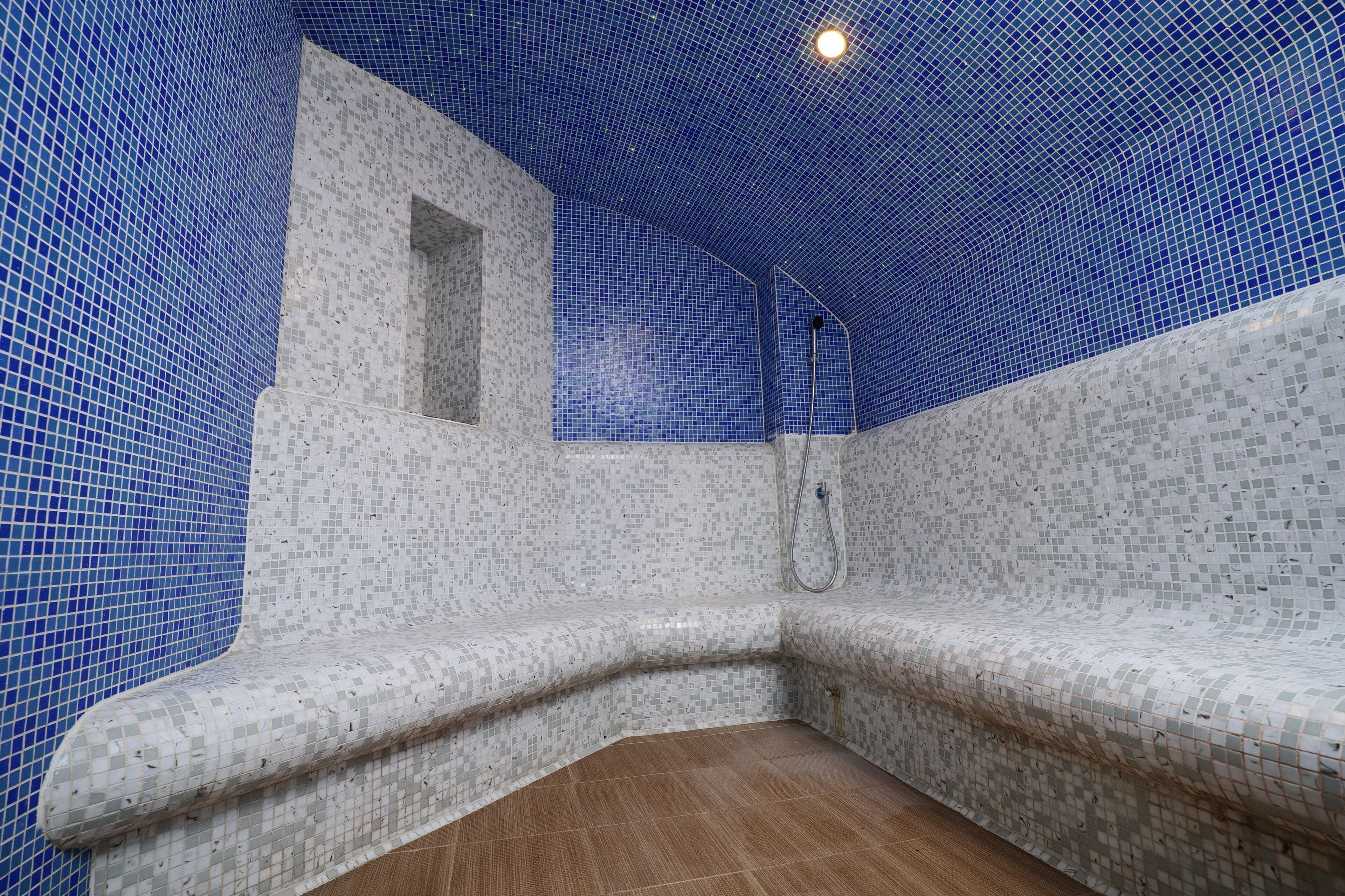 Sauna, steam room, deep-tissue massages, sports massages, massages