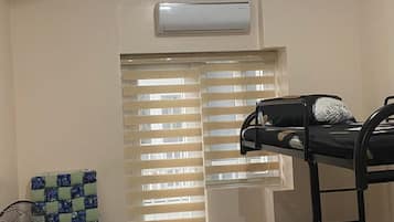 1 bedroom, desk, WiFi