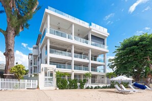 Exterior - The One at The Saint James by Blue Sky Luxury (Paynes Bay)