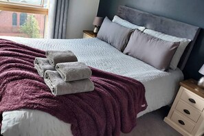 Apartment | 2 bedrooms, iron/ironing board, free WiFi, bed sheets - Modern 2 bed Apartment, City Centre, Wifi (Belfast)