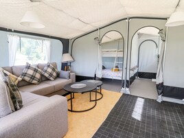 2 bedrooms, individually decorated, individually furnished, free WiFi